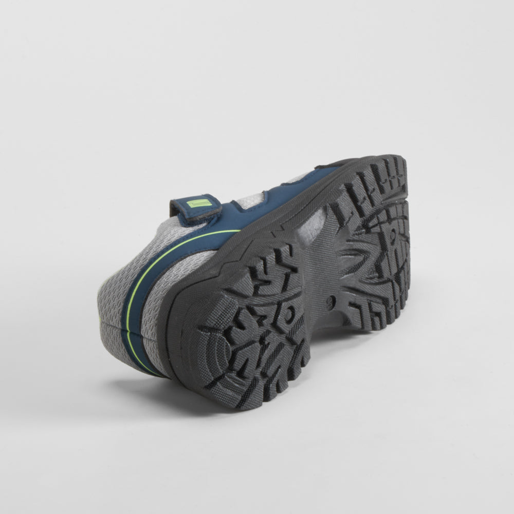 Deportiva trekking infantil gris UTWO