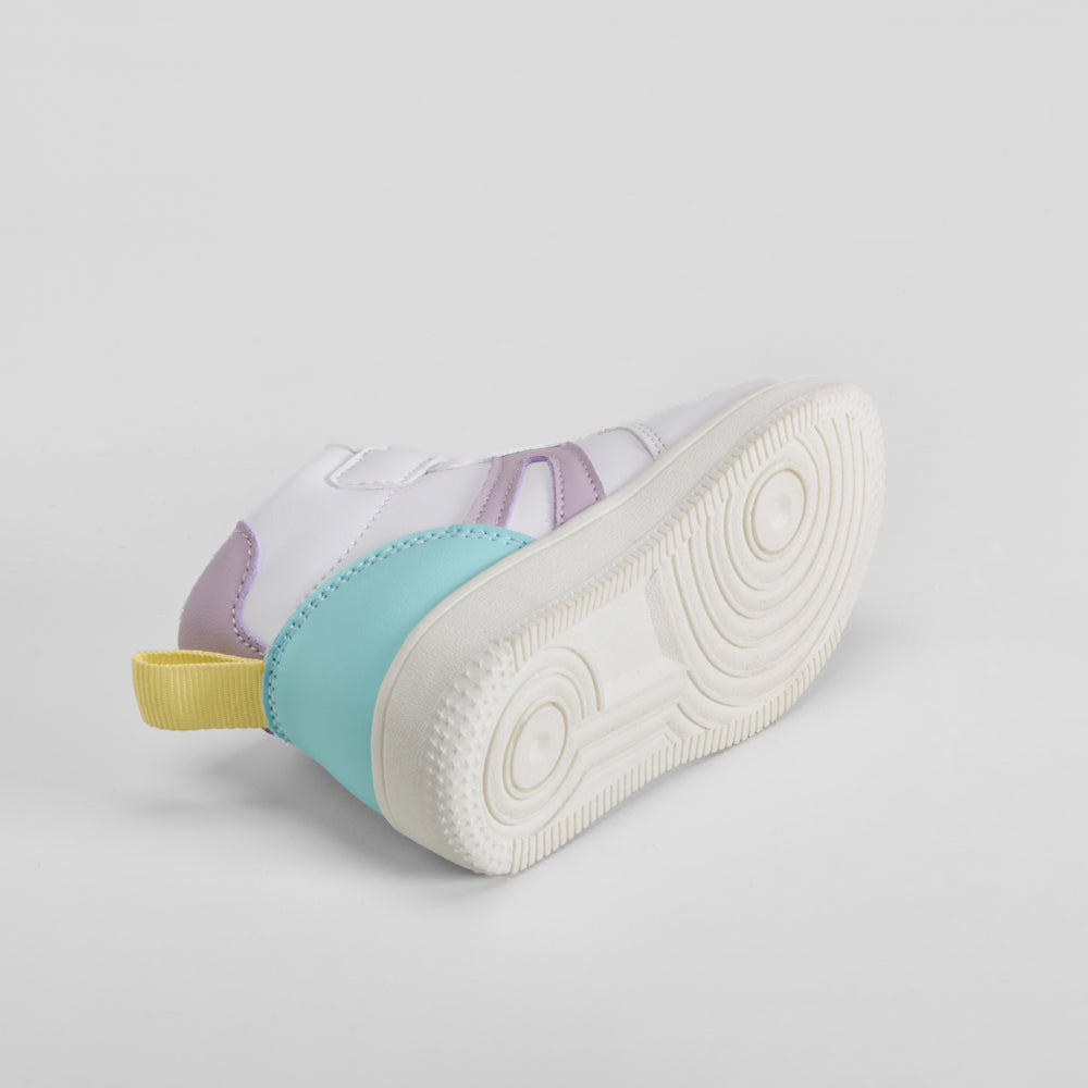 Deportiva alta bebé blanca y color BACHE