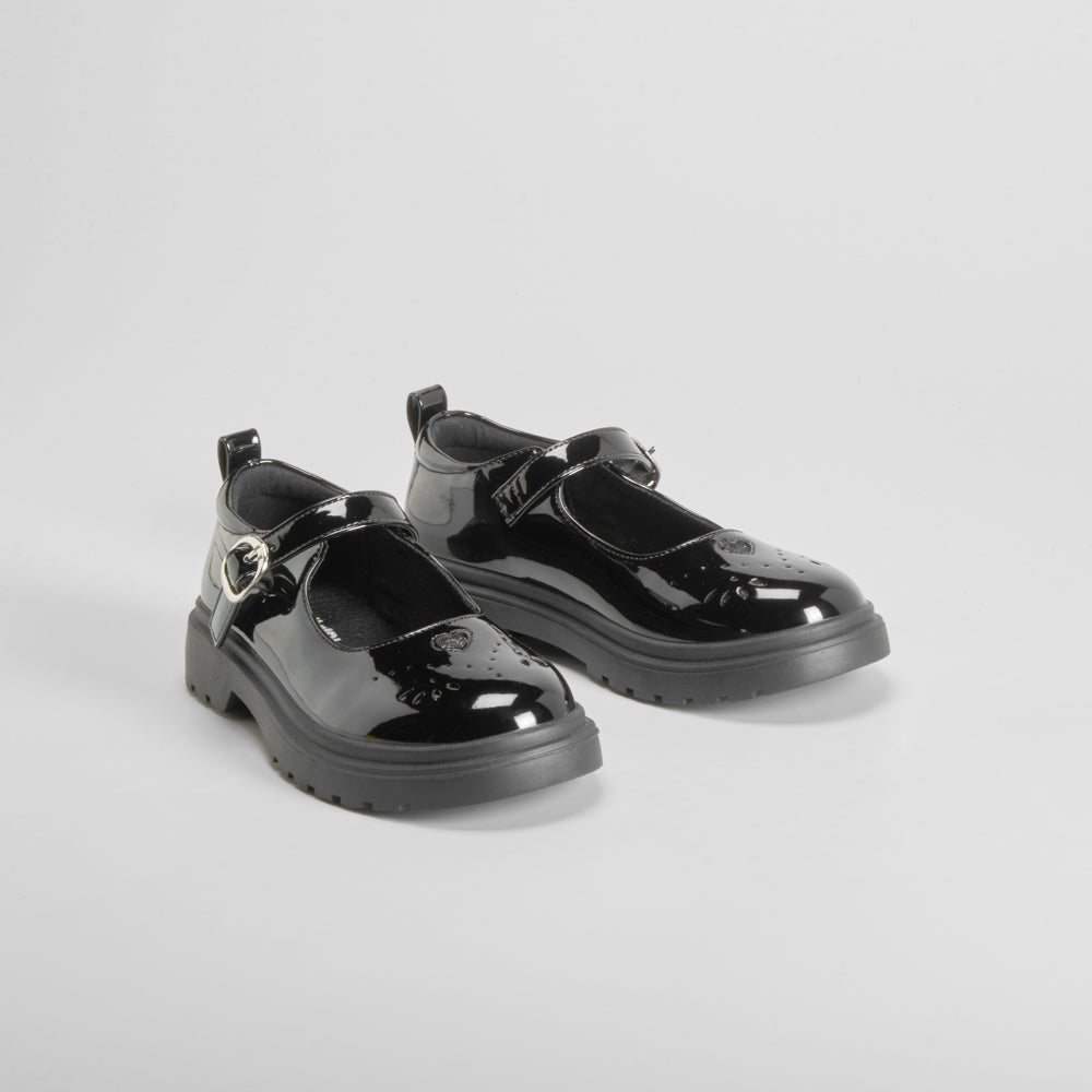 Merceditas de charol negro OH GIRL