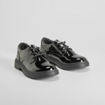 Zapato de cordones de charol negro OH GIRL
