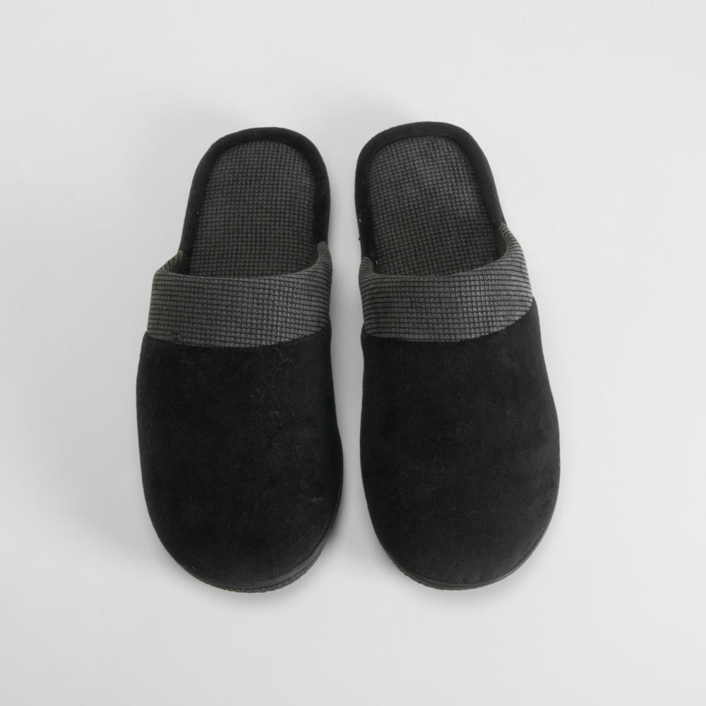 Zapatilla casa terciopelo negra OLYNE