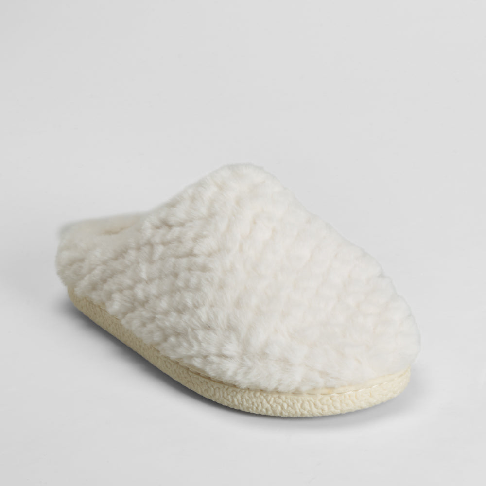 Zapatilla casa pelo grabada blanca OLYNE