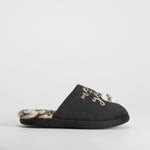 Zapatilla casa corazón y animal print negra OLYNE