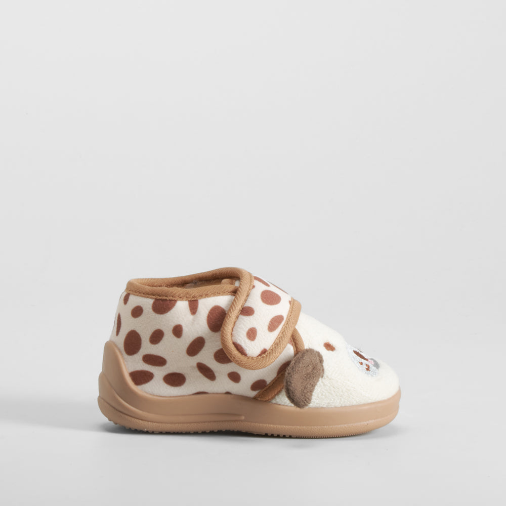 Zapatilla casa cerrada velcro bebé dalmata OLYNE