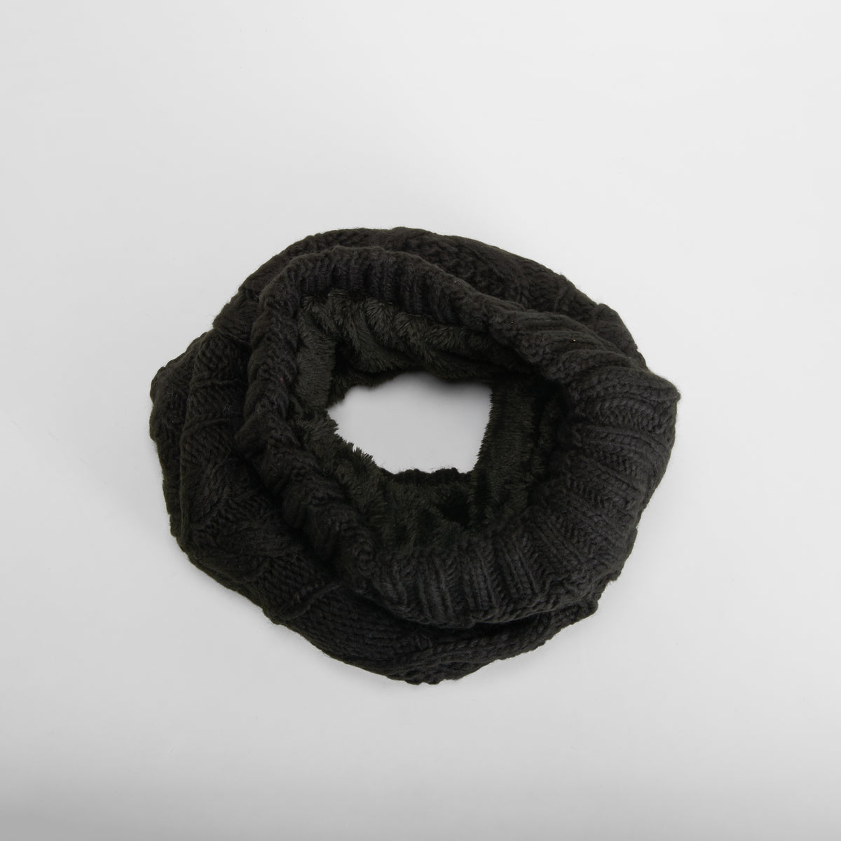 Cuello punto trenzado negro MERKAL
