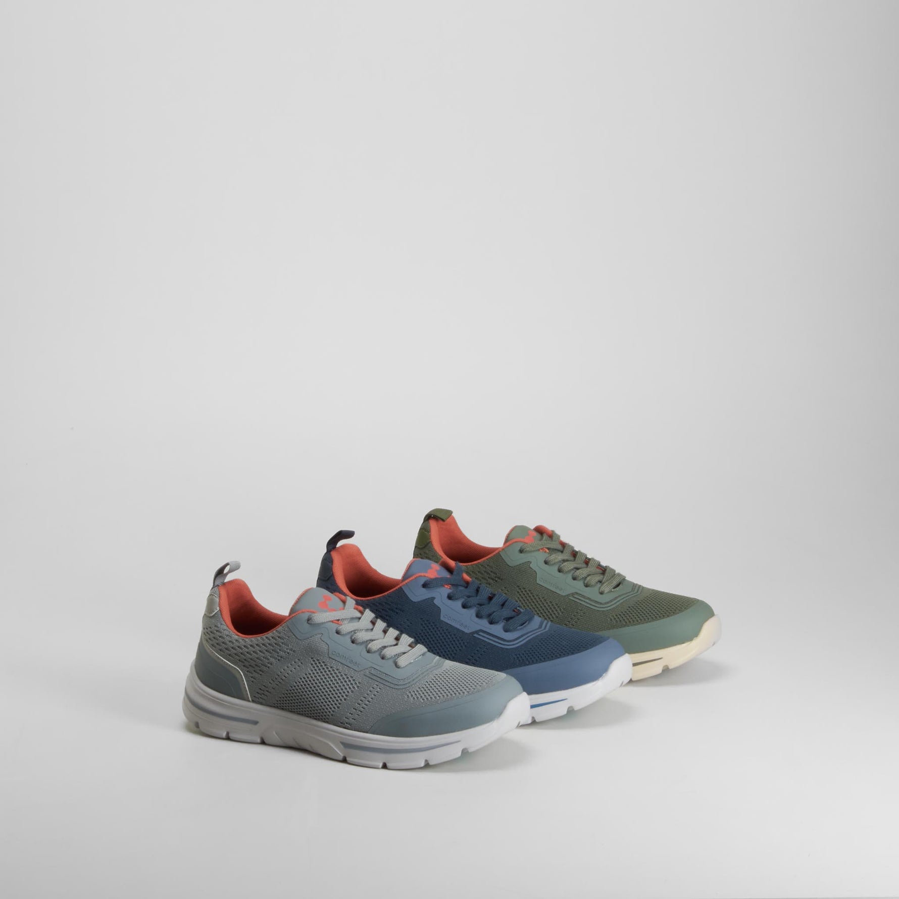 Zapatilla gris deportiva COMFEET