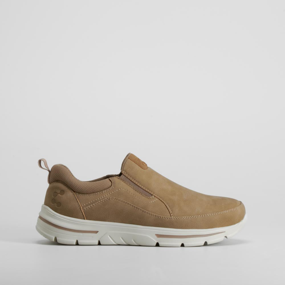 Zapato casual slip on marrón COMFEET