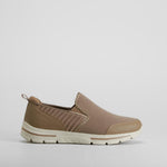 Zapatilla walking slip on marrón COMFEET
