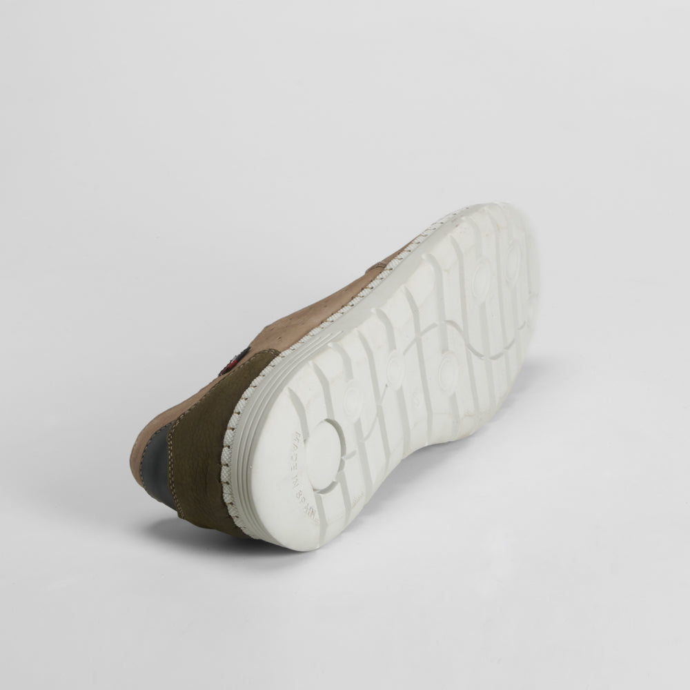 Zapato slip on casual marrón piel COMFEET