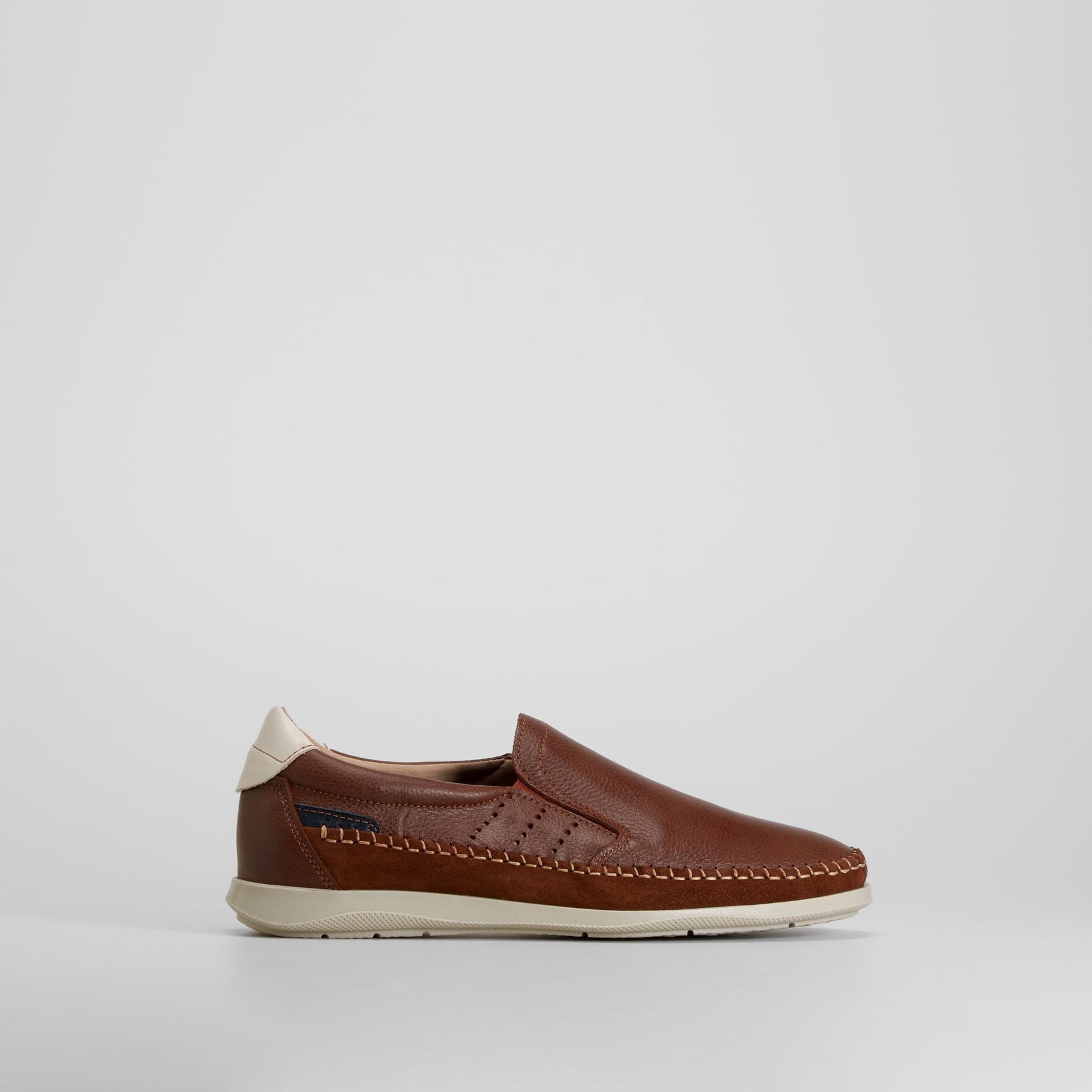 Mocasín slip-on piel marrón COMFEET