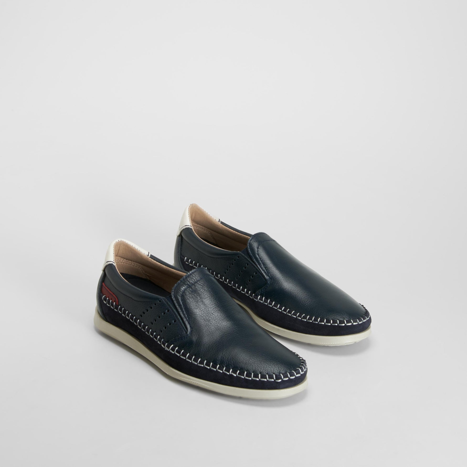 Mocasín slip on piel azul marino COMFEET