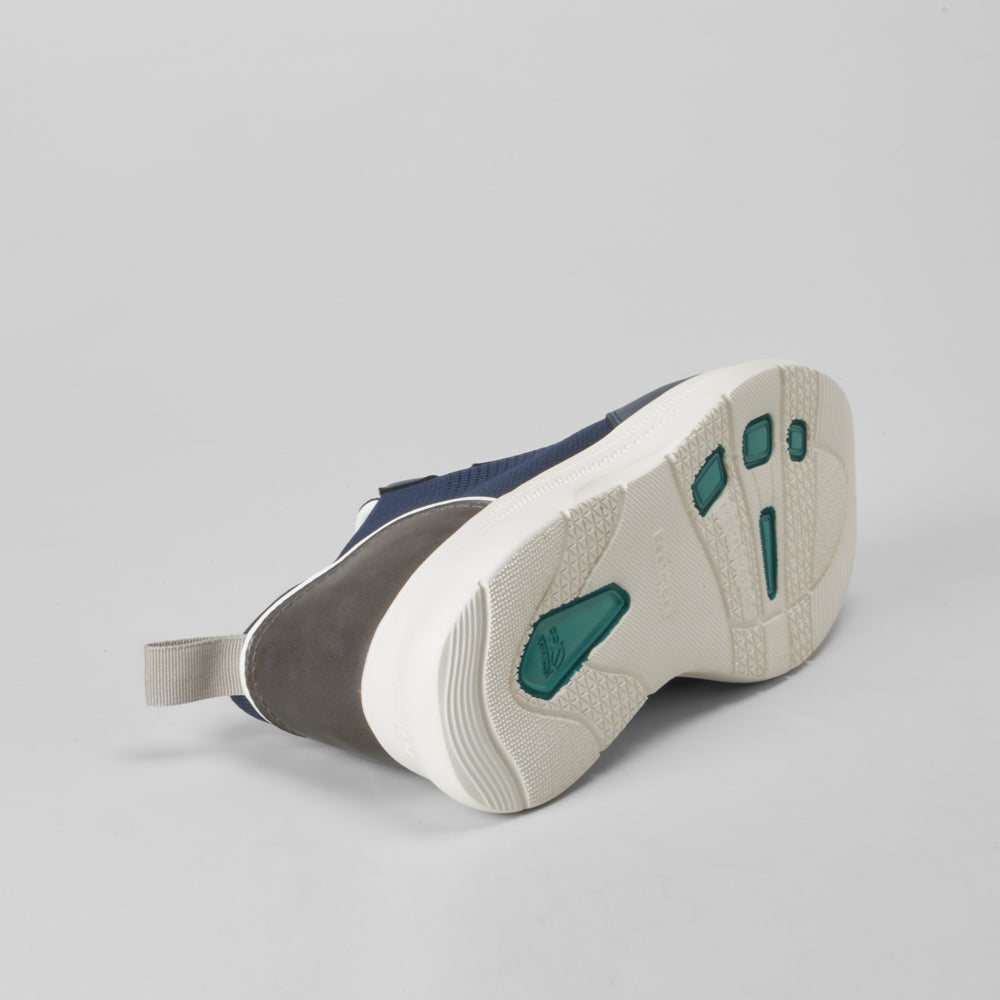 Zapatilla deportiva azul COMFEET