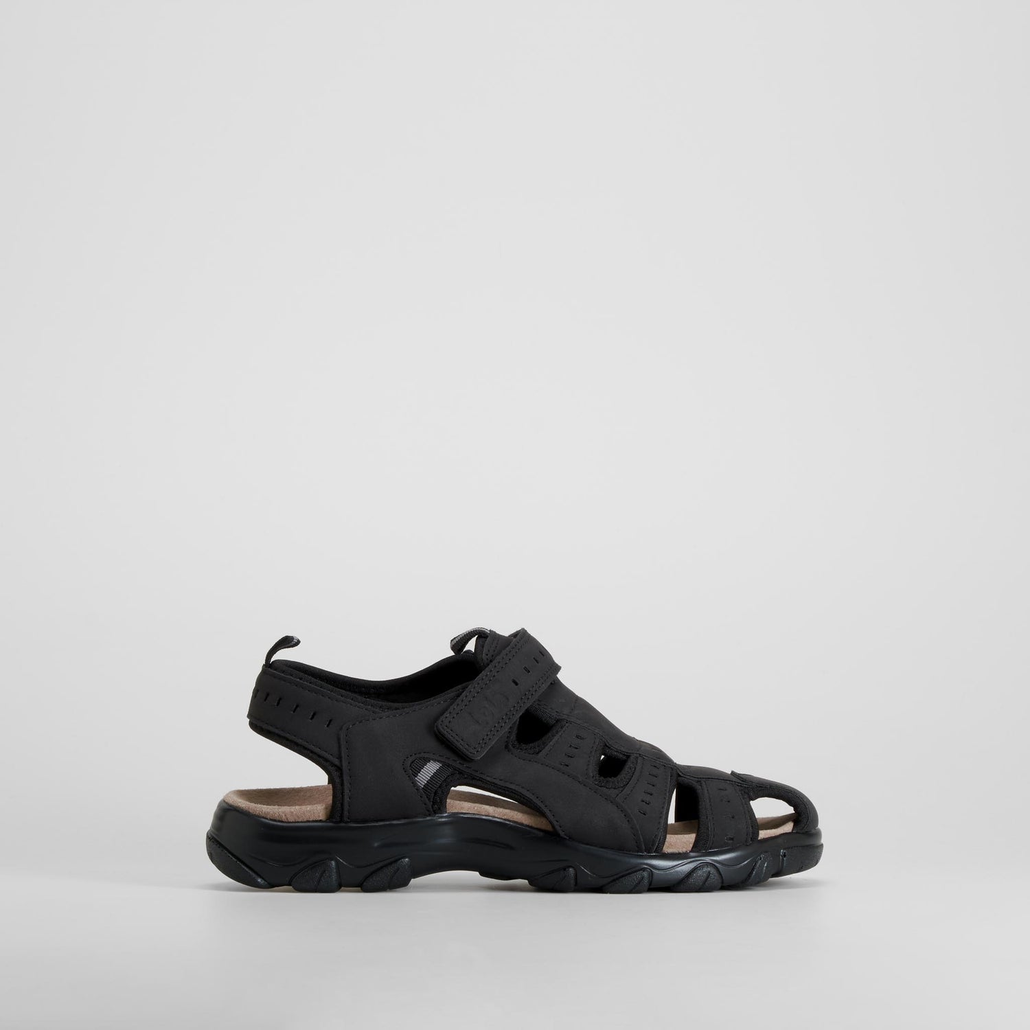 Sandalia deportiva cerrada negra LOIS