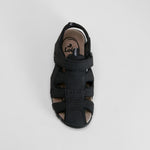 Sandalia deportiva cerrada negra LOIS
