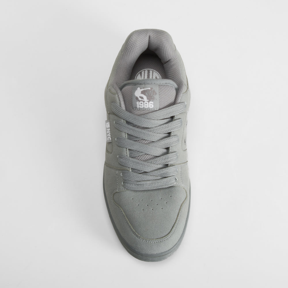 Deportiva skate gris NYC