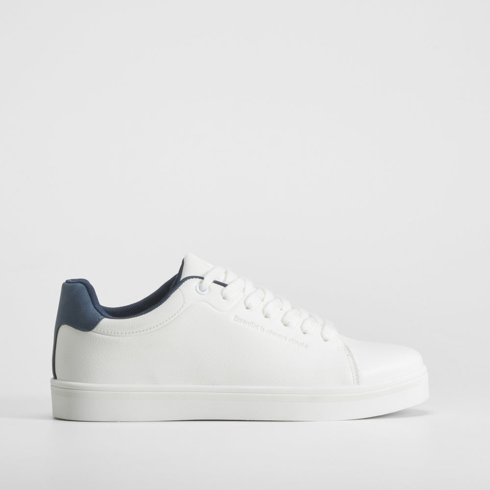 Deportiva básica blanca NYC