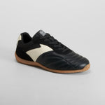 Zapatilla puntera acolchada negra NYC