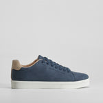Deportiva casual azul marino y beige NYC