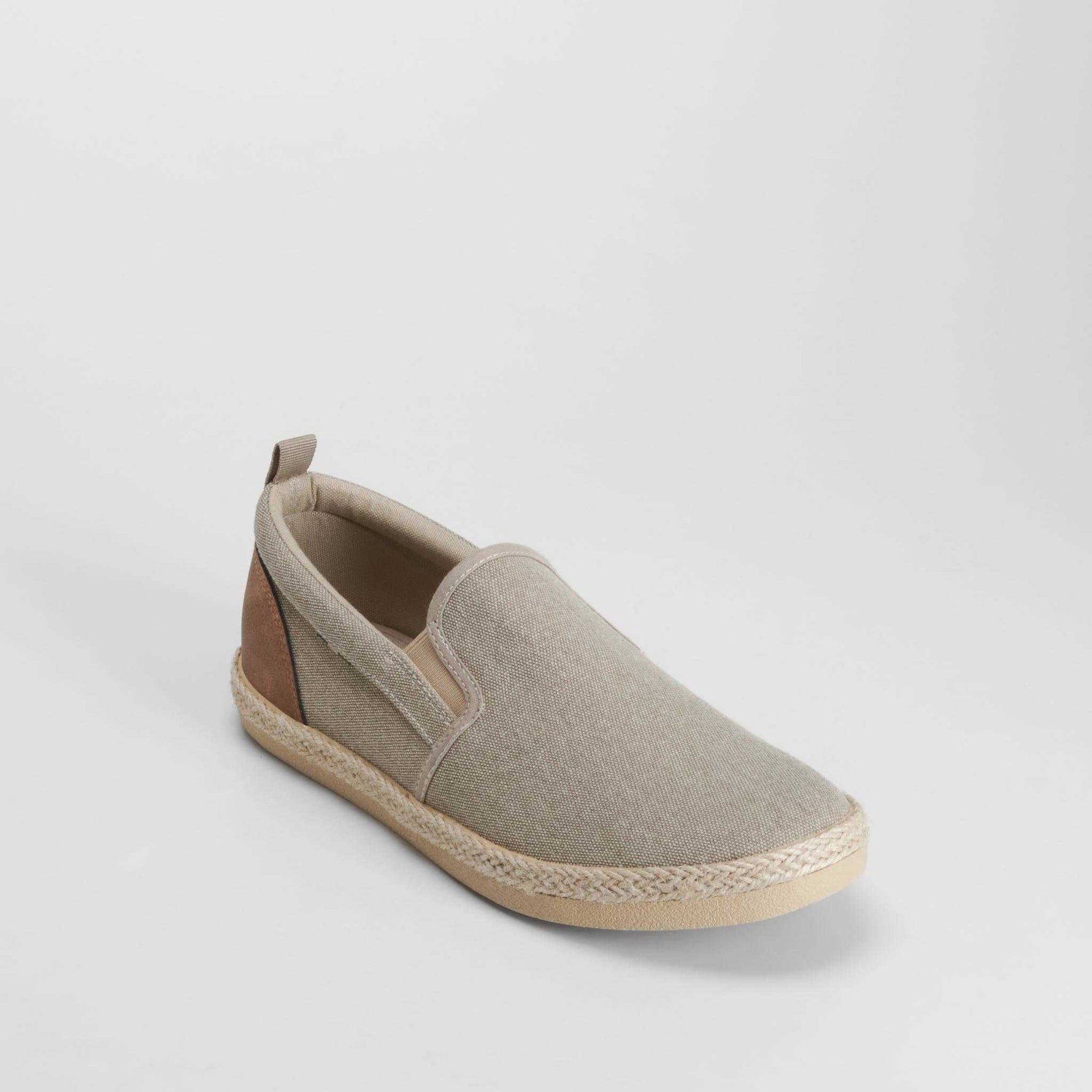 Zapatilla lona slip on casual beige NYC