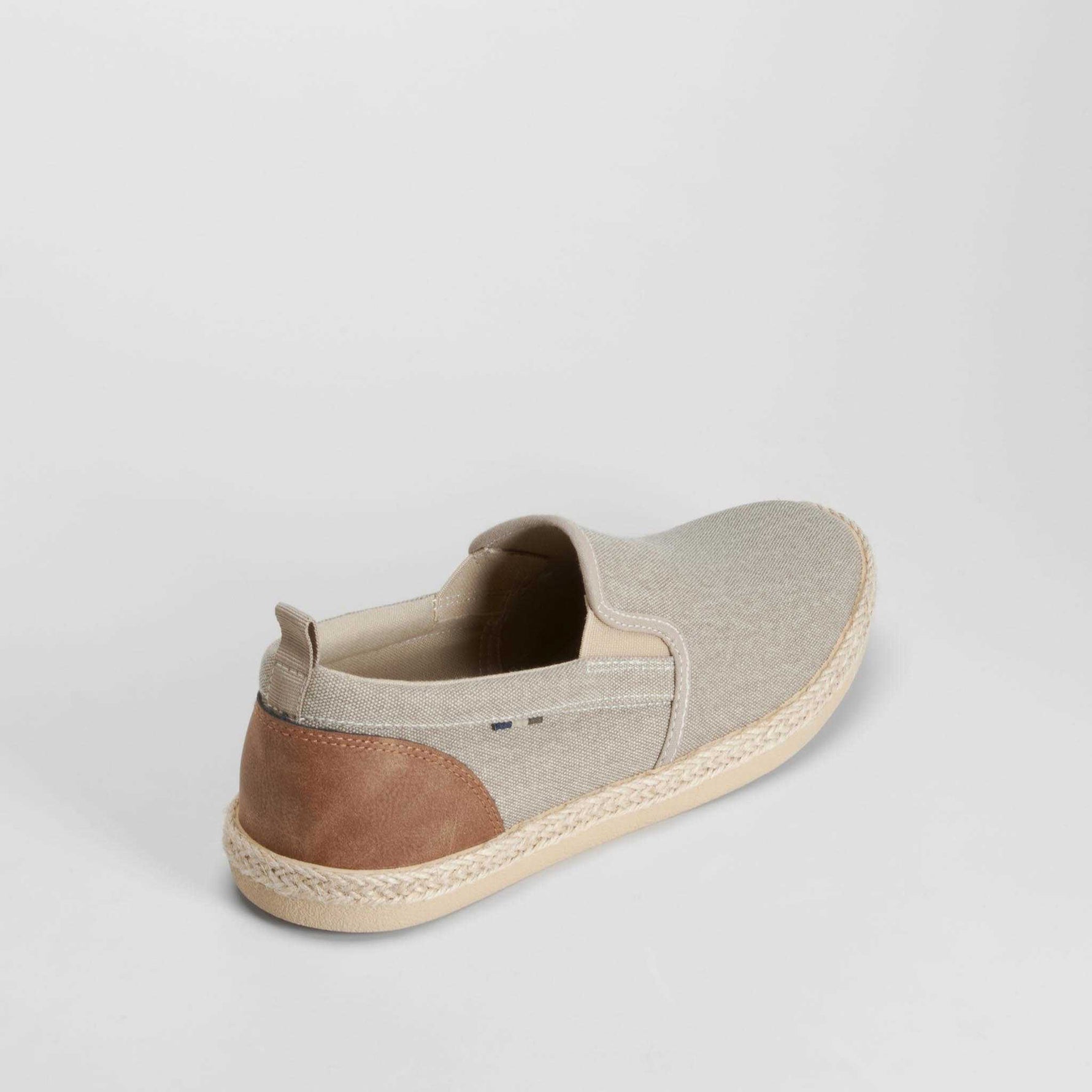 Zapatilla lona slip on casual beige NYC