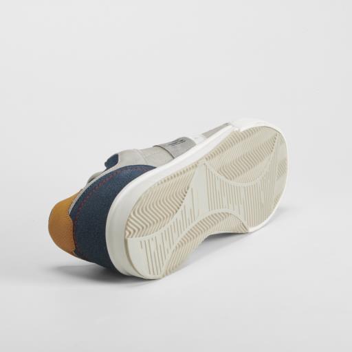 Deportiva casual con cordón gris SENDA ROAD
