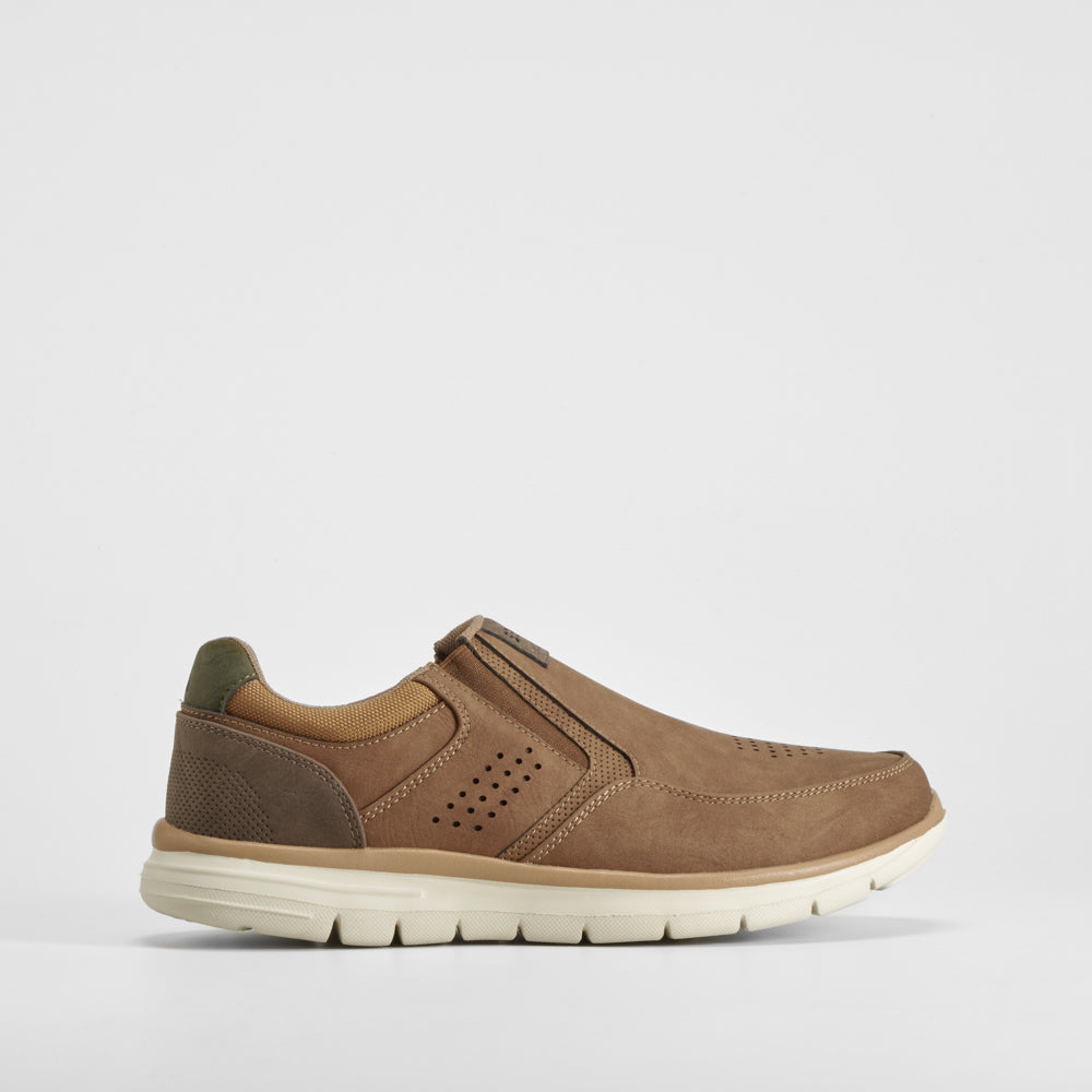 Deportiva slip on marrón SENDA ROAD