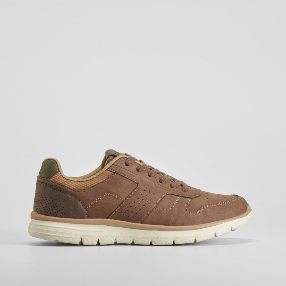 Deportiva marrón casual suela clara SENDA ROAD