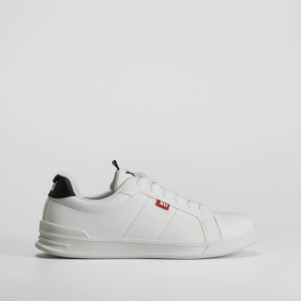 Zapatilla blanca suela baja cordones XTI