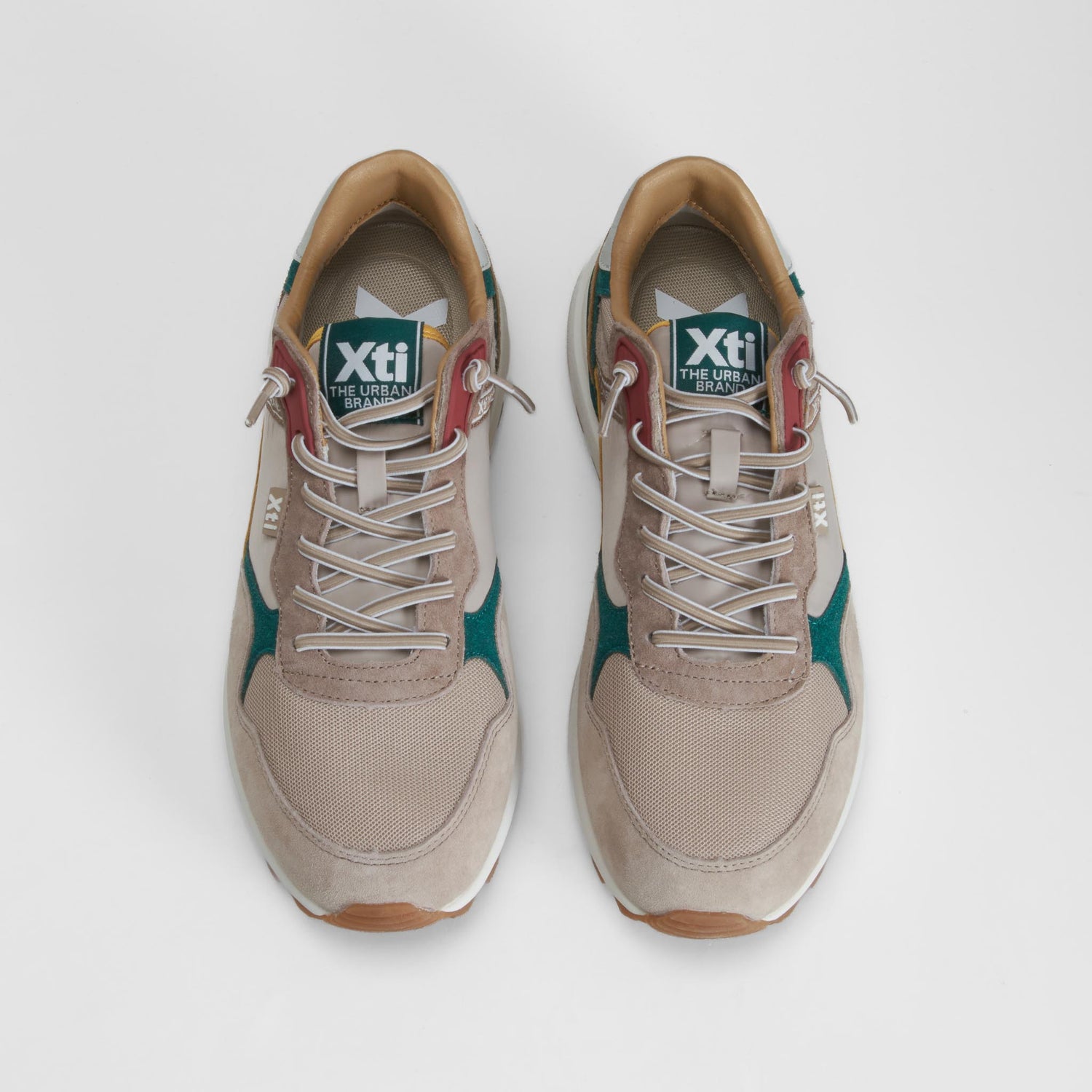 Zapatilla deportiva jogger beige XTI