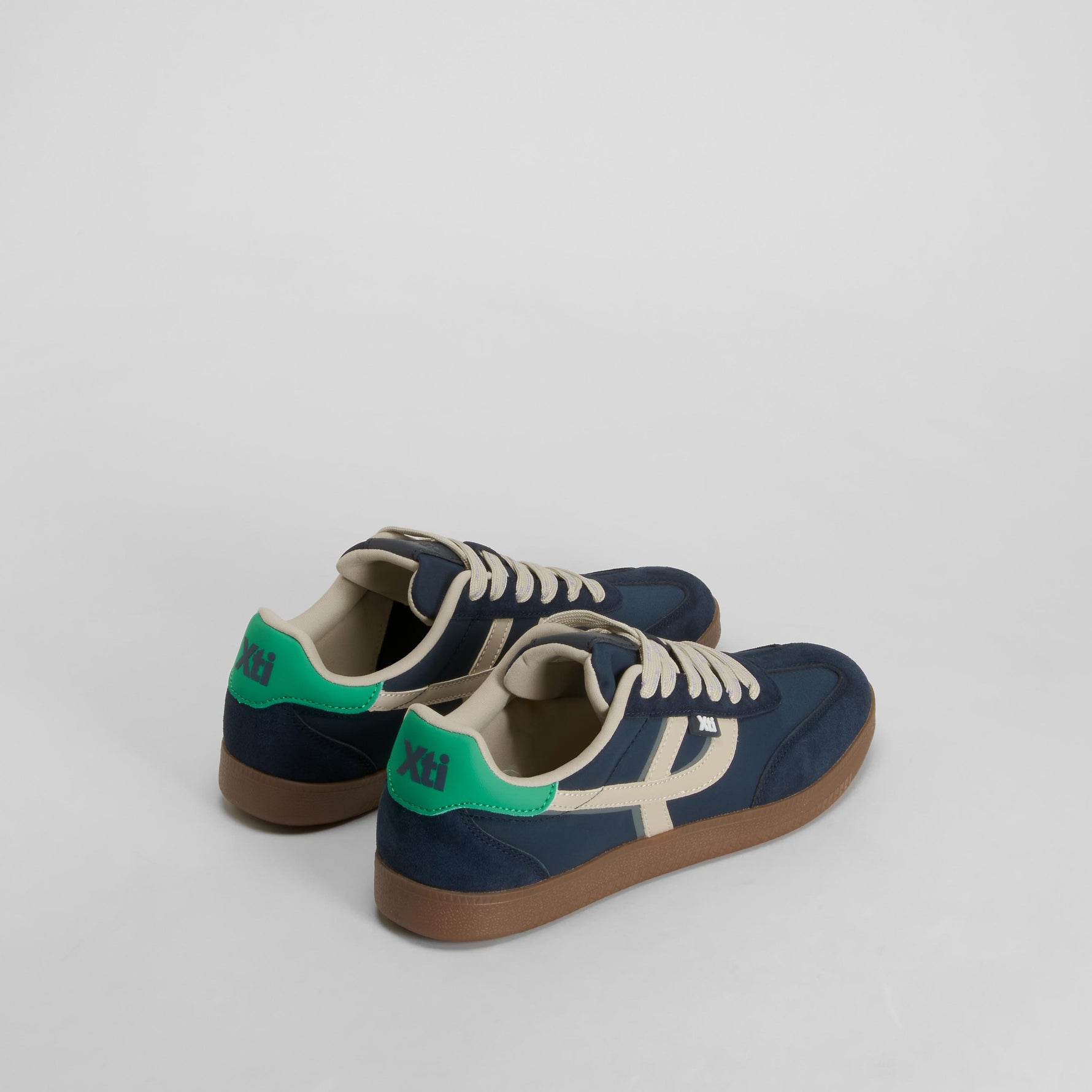 Zapatilla casual suela caramelo azul XTI