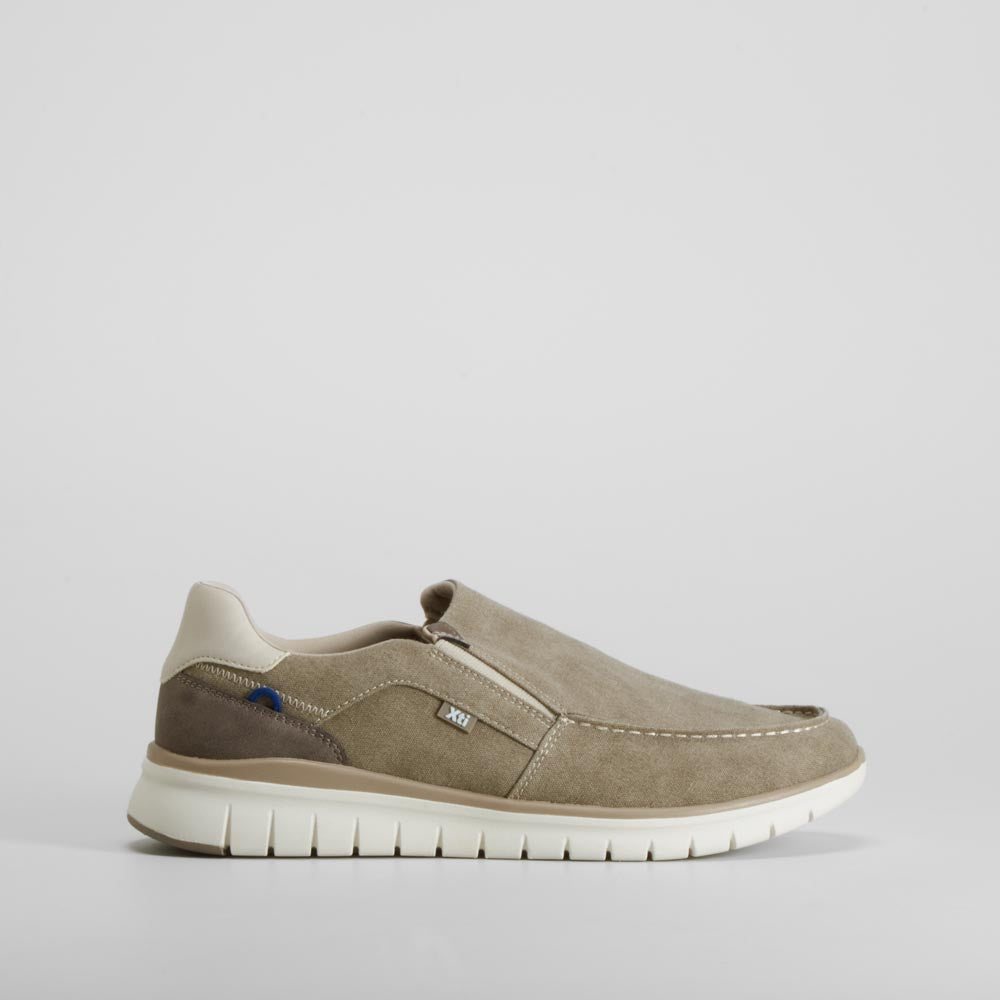 Mocasín slip on beige XTI