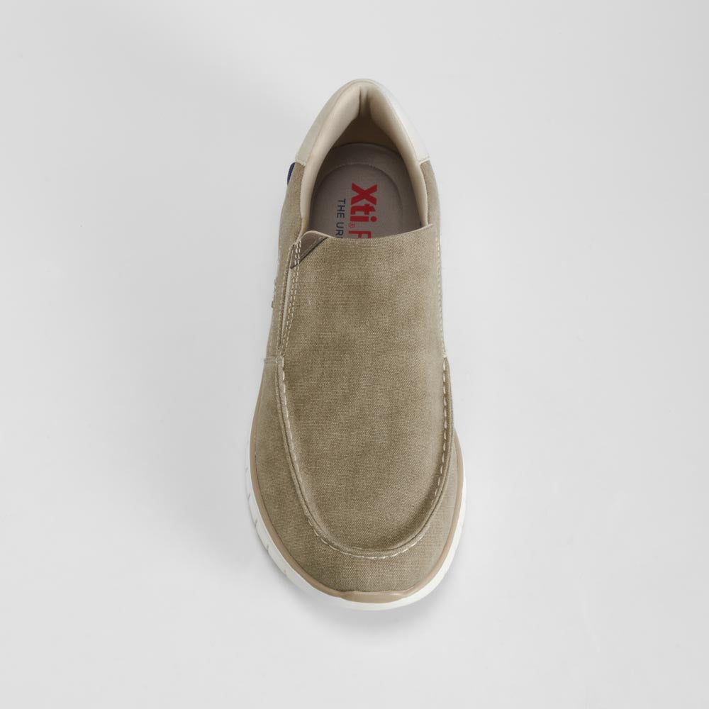 Mocasín slip on beige XTI