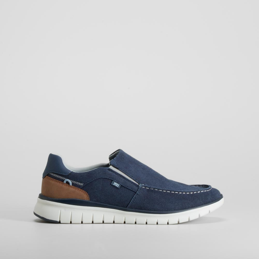 Mocasín slip on azul marino XTI
