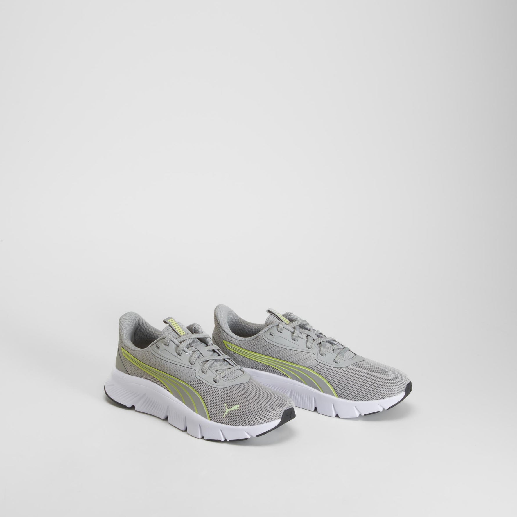 Zapatilla deportiva Flex Focus gris PUMA