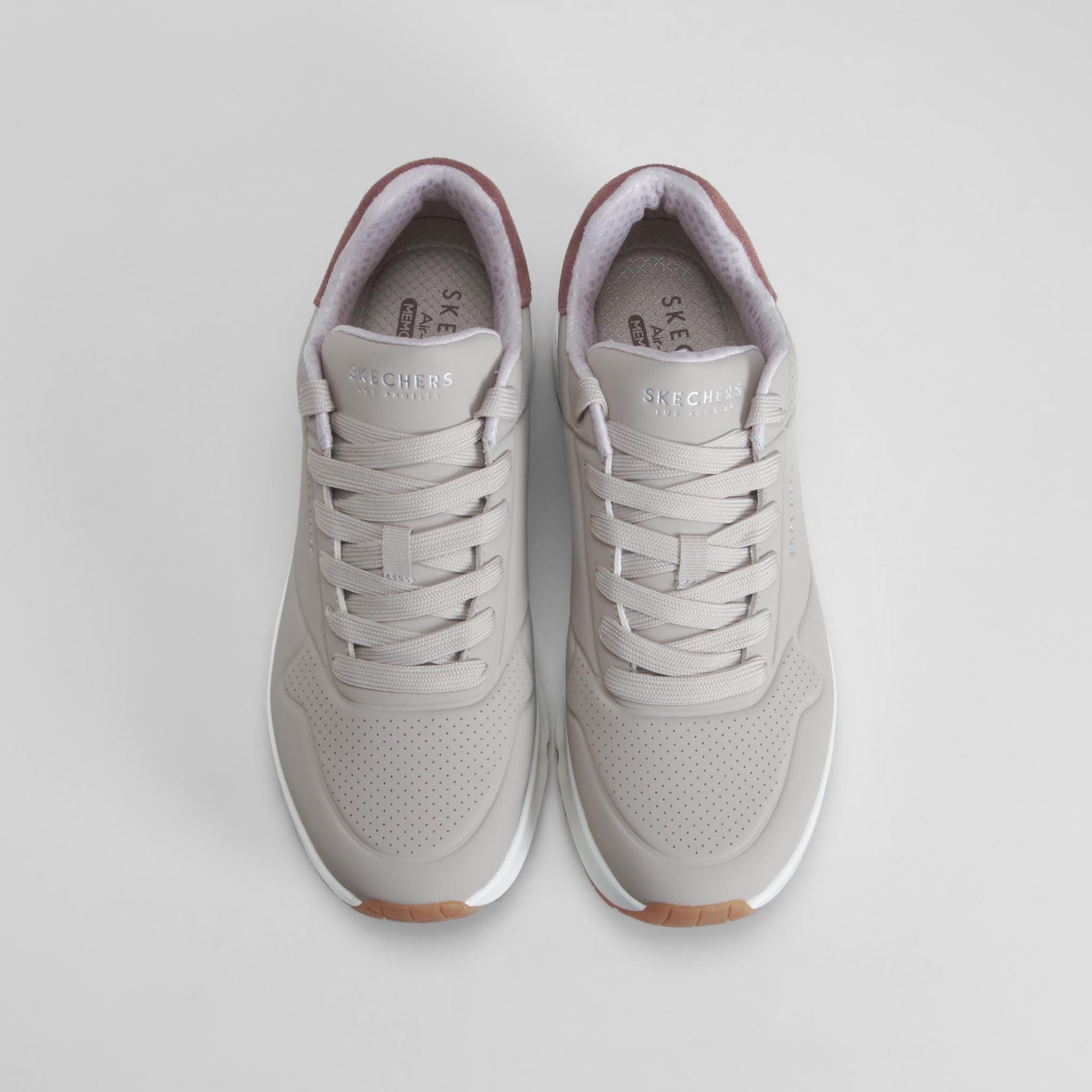 Zapatilla deportiva UNO beige cordones SKECHERS