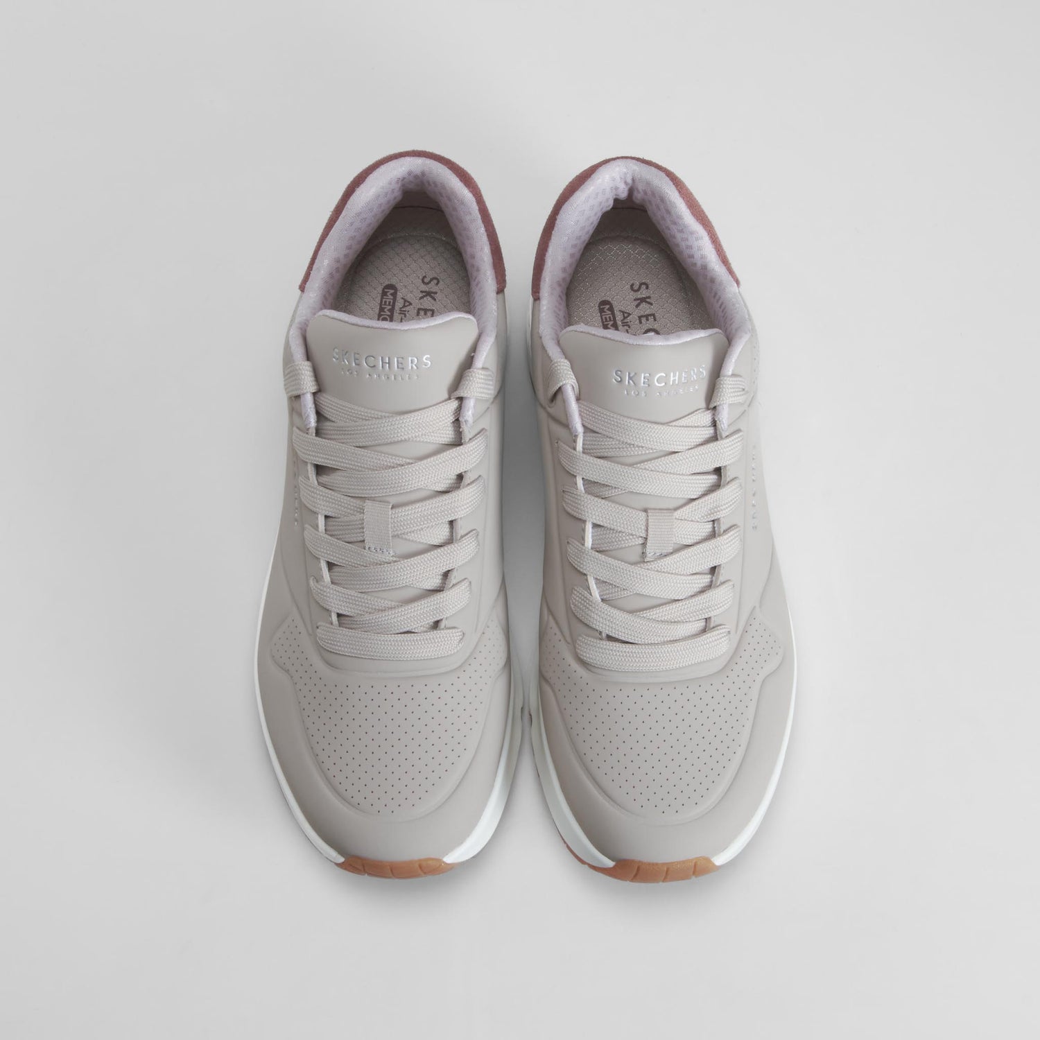 Zapatilla deportiva UNO beige cordones SKECHERS