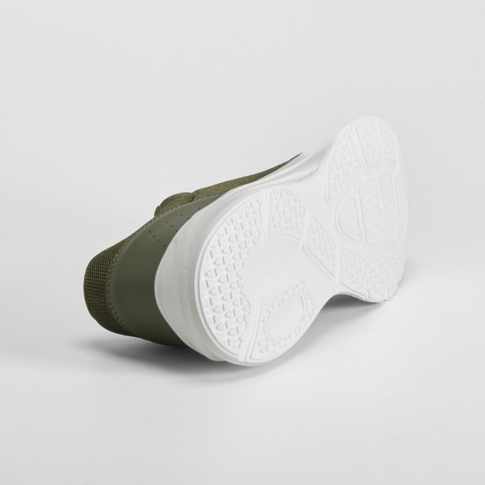 Zapatilla verde suela blanca cordones UTWO