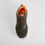 Deportiva kaki y naranja UTWO