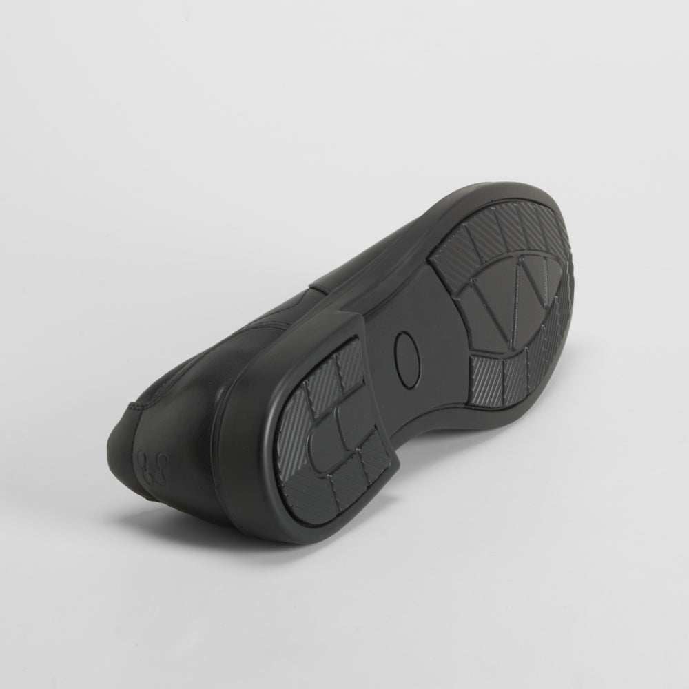Zapato negro clásico piel COMFEET