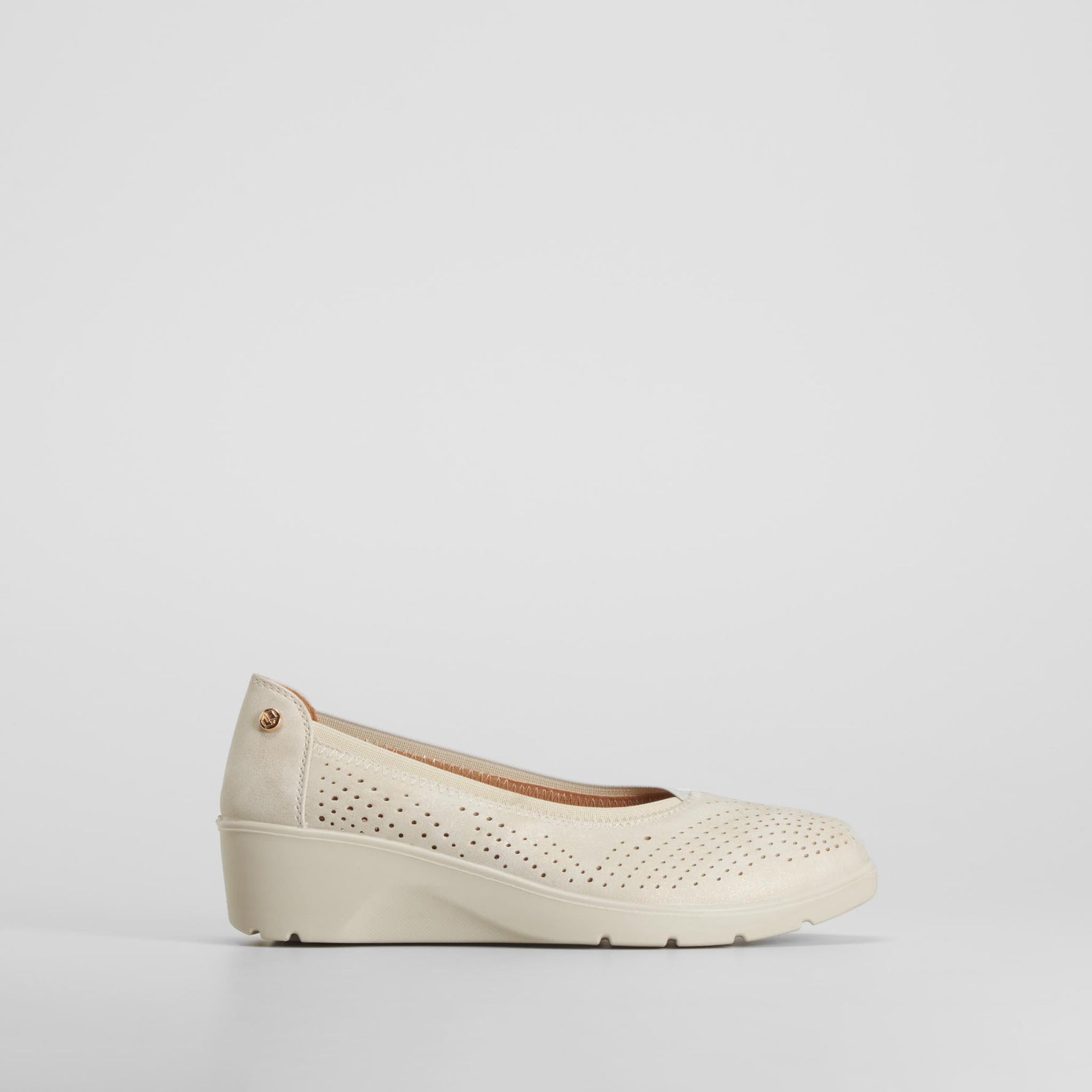 Bailarina cuña perforada confort beige MYSOFT
