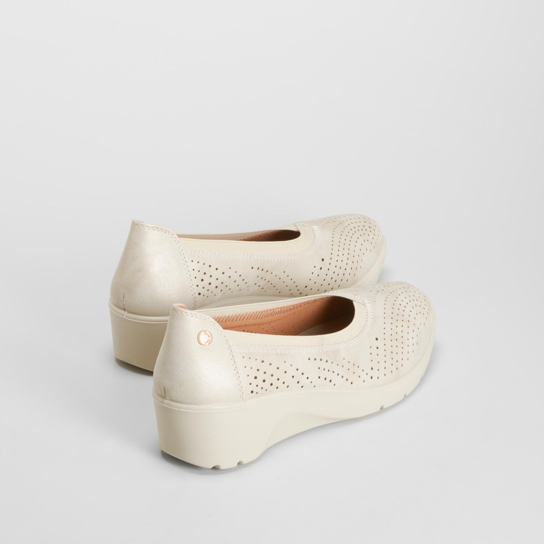 Bailarina cuña perforada confort beige MYSOFT