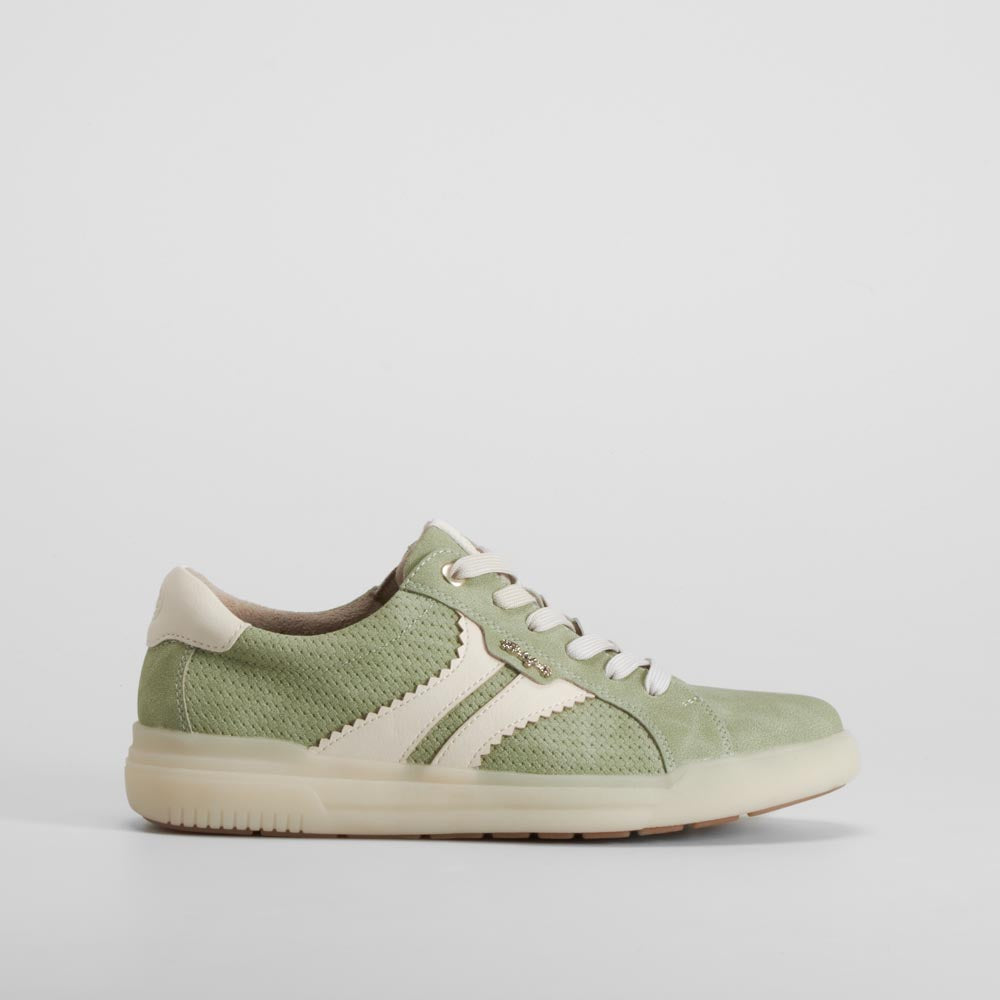 Deportiva verde con detalles blancos RELIFE