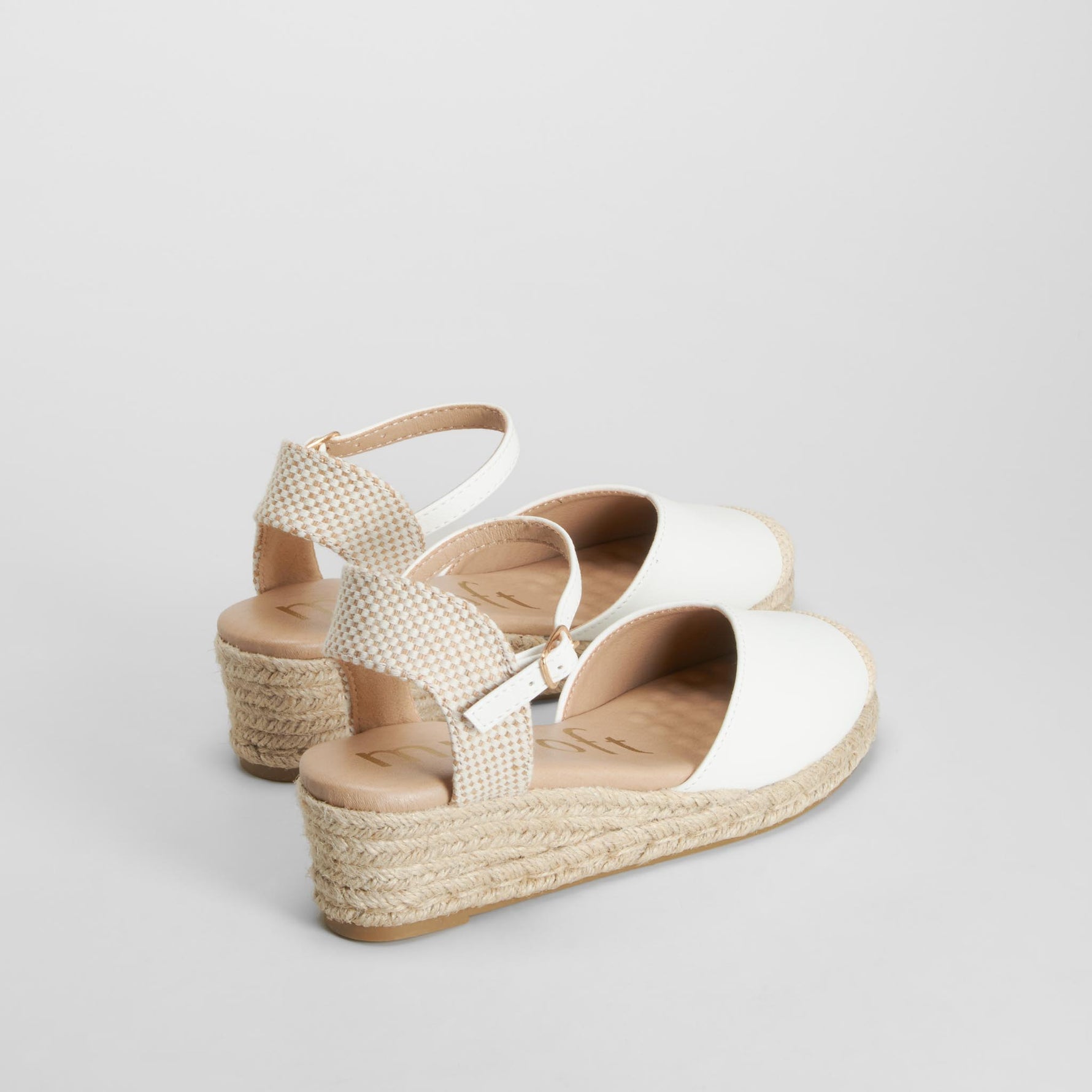 Sandalia yute cuña baja confort blanca MYSOFT