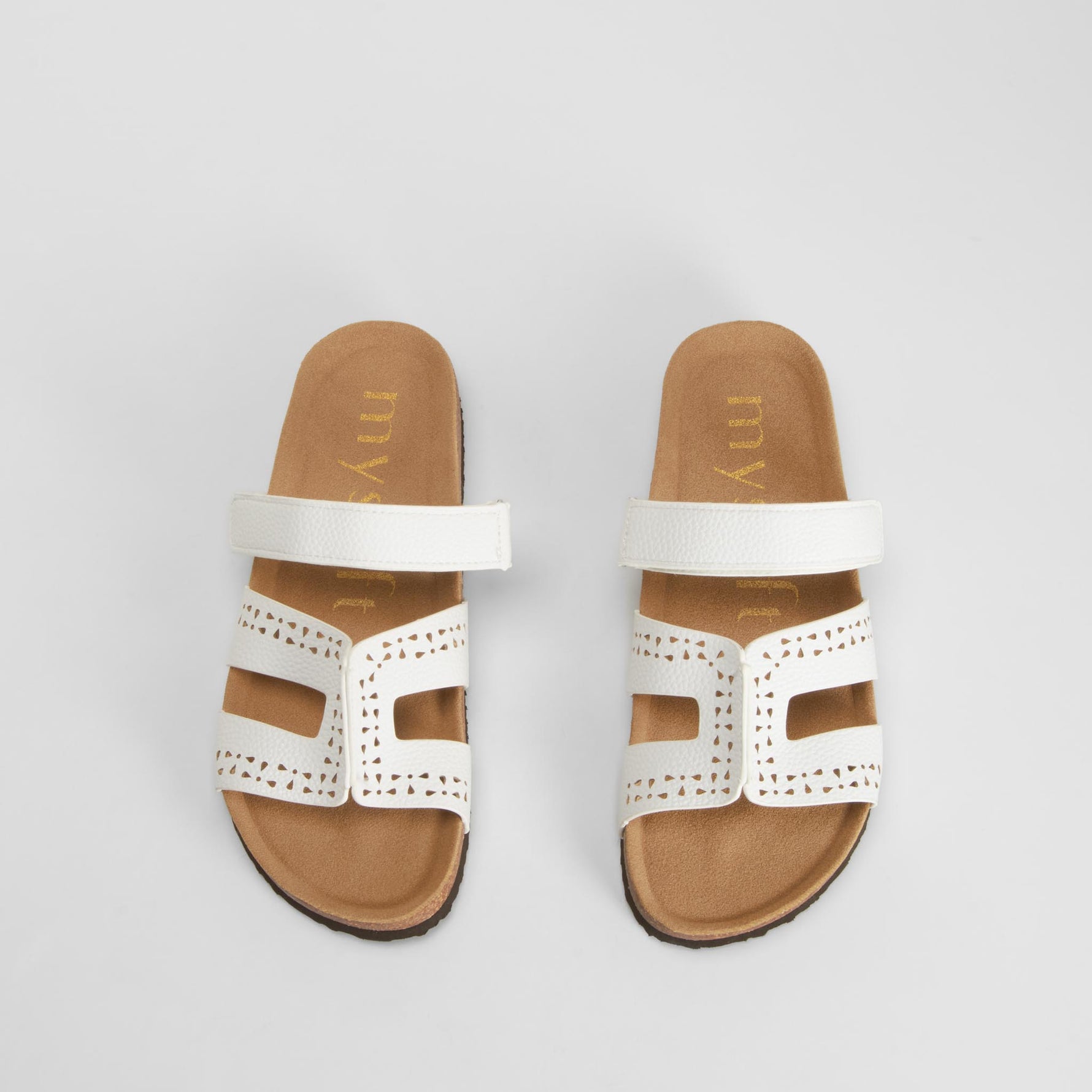 Sandalia bio tachas blanca MYSOFT