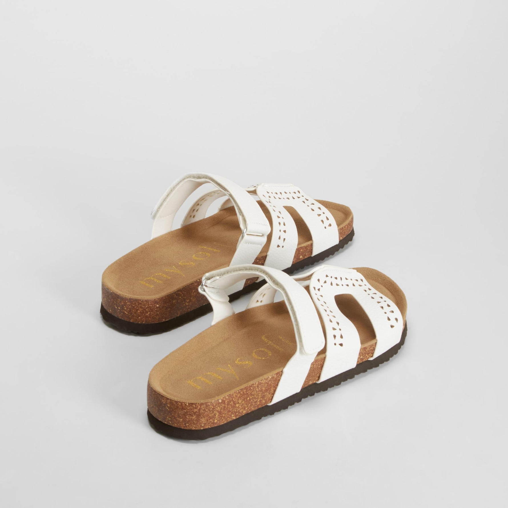 Sandalia bio tachas blanca MYSOFT