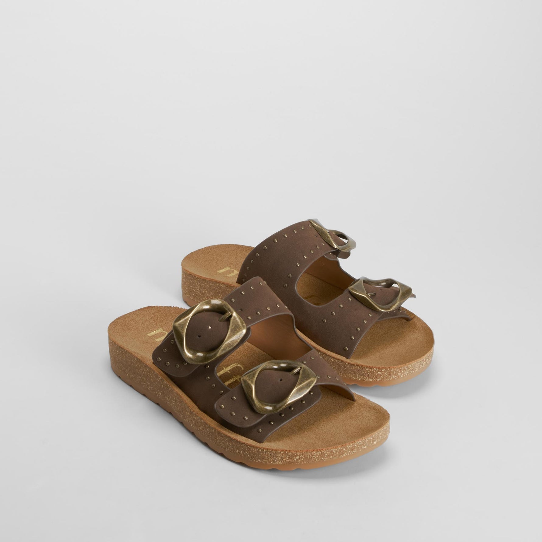 Sandalia bio hebillas tachas marrón MYSOFT