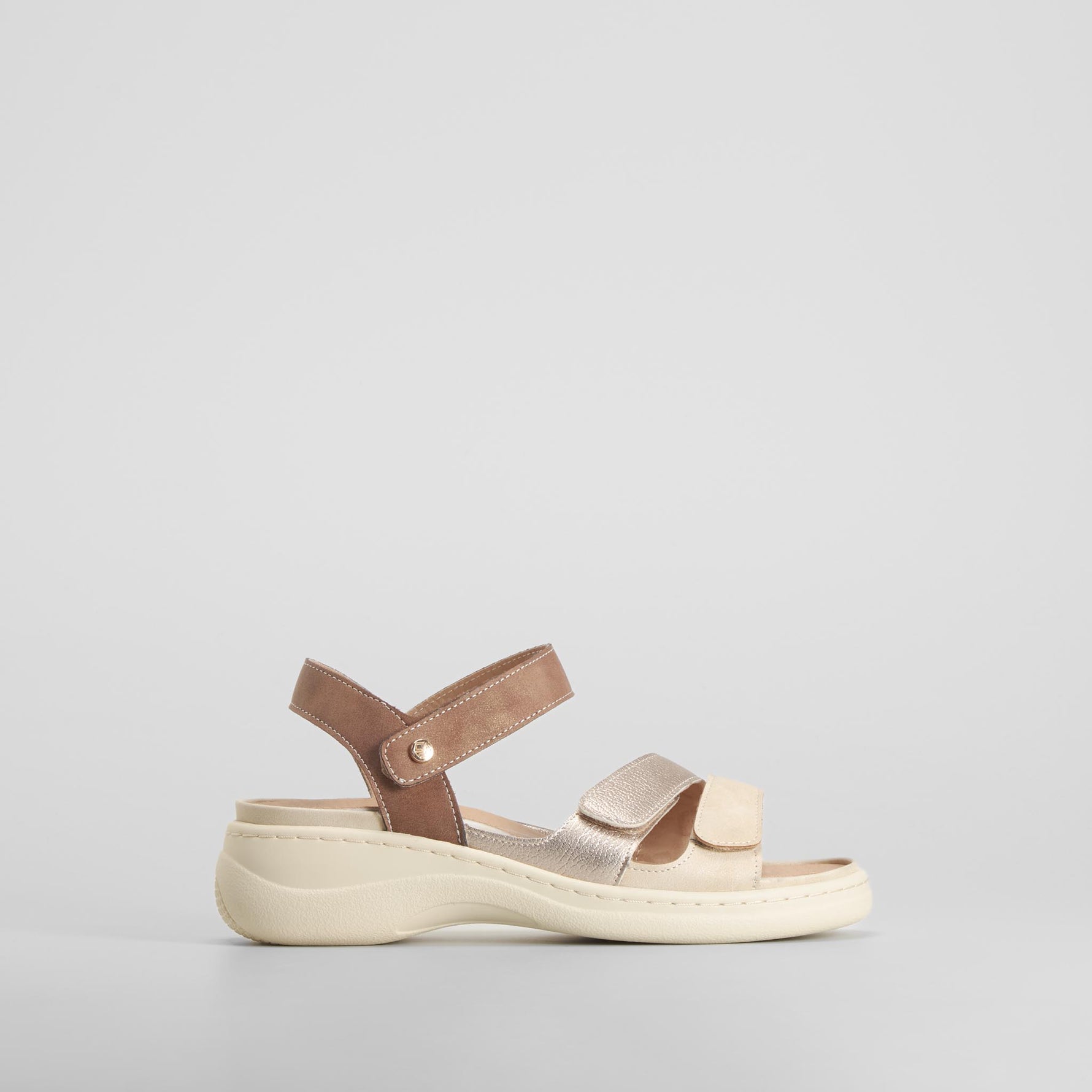 Sandalia cuña tiras beige MYSOFT