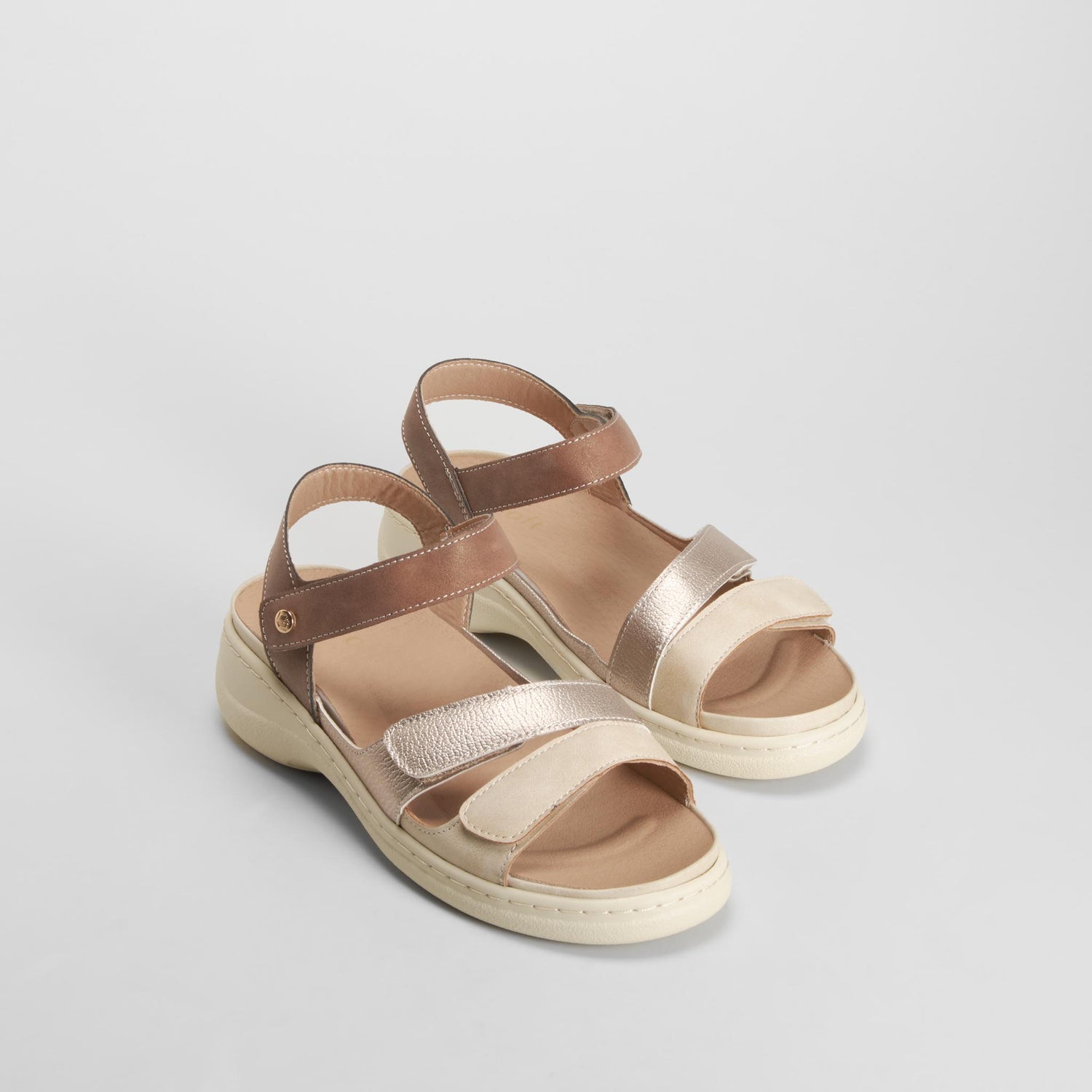 Sandalia cuña tiras beige MYSOFT