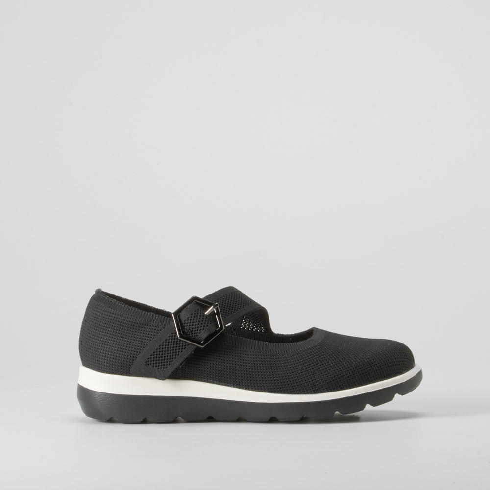 Zapato merceditas confort hebilla negra COMFEET