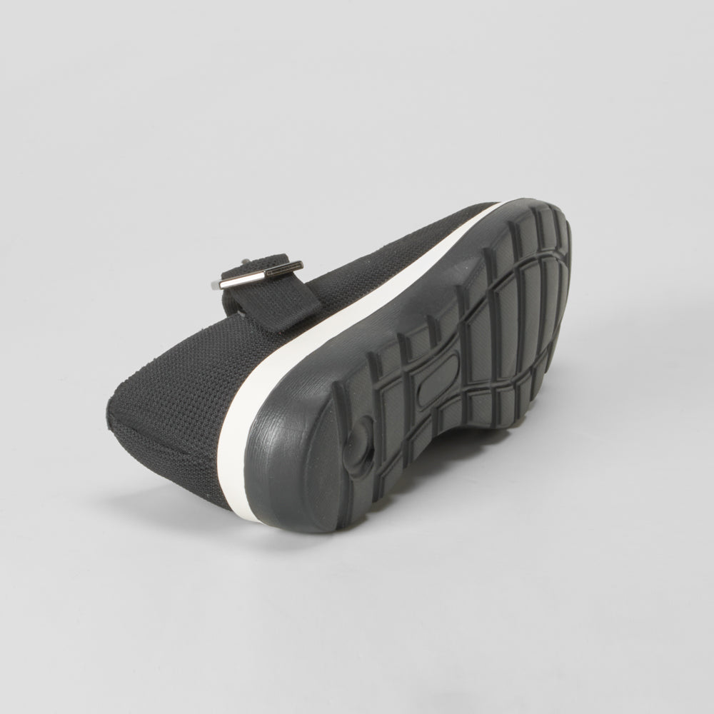 Zapato merceditas confort hebilla negra COMFEET